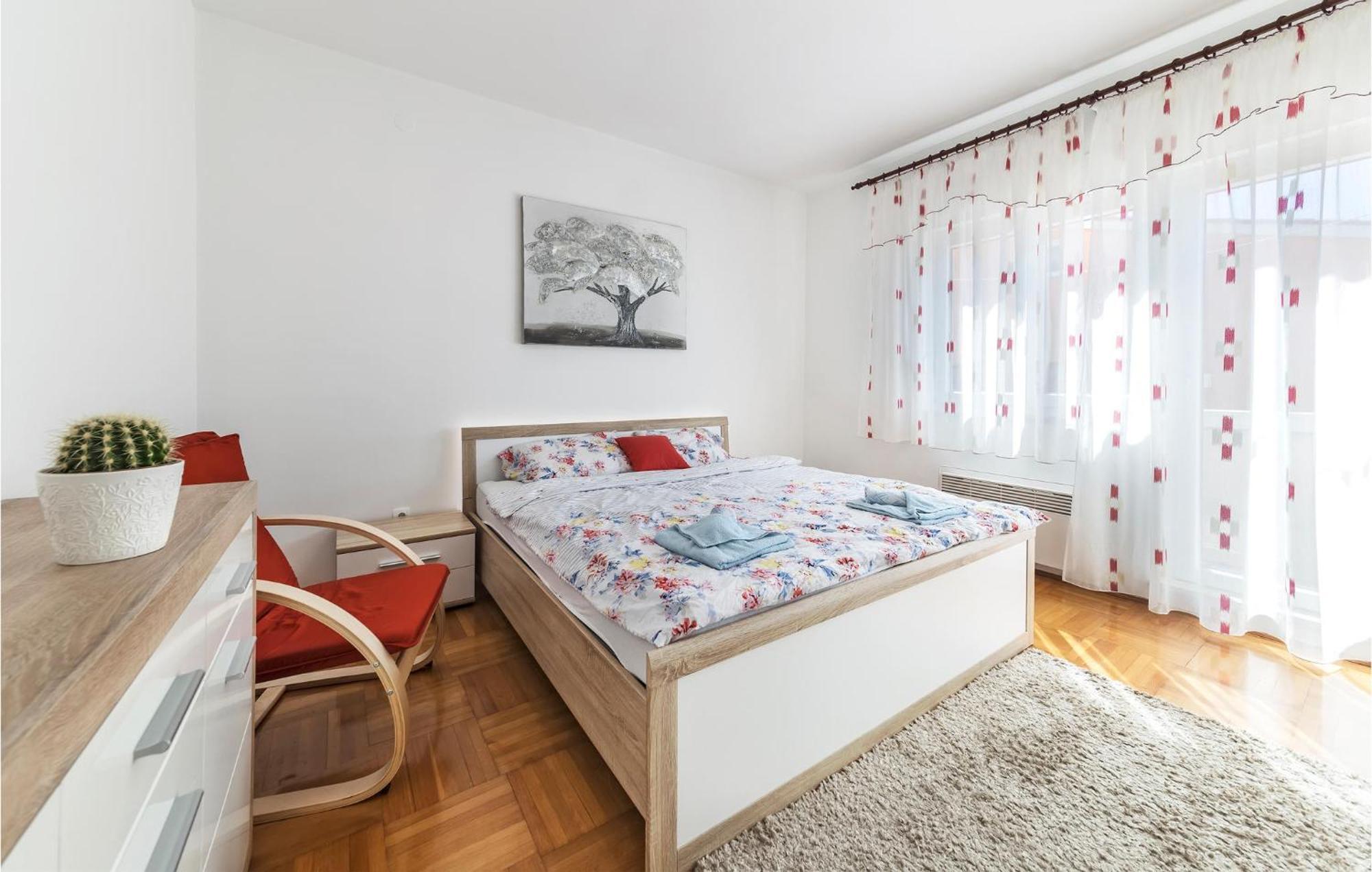 3 Bedroom Awesome In *