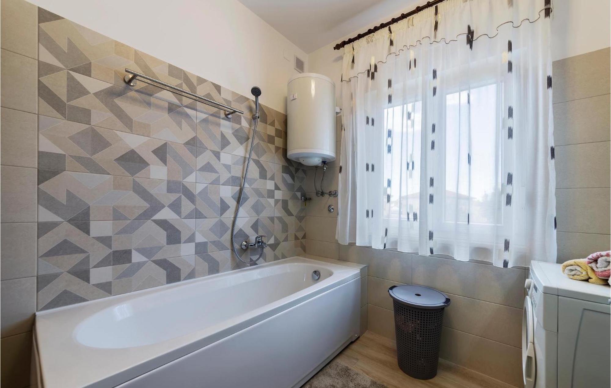 Apartament 3 Bedroom Awesome In