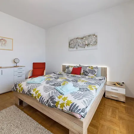 3 Bedroom Awesome Apartment In Pula Zewnętrze zdjęcie