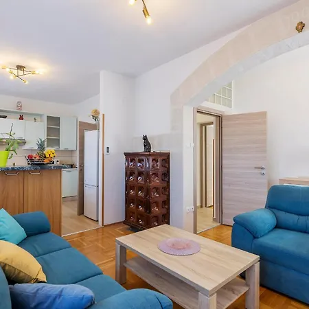 3 Bedroom Awesome Apartment In Pula Zewnętrze zdjęcie
