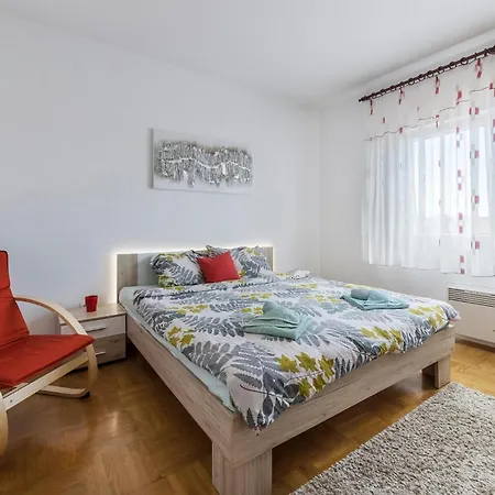 3 Bedroom Awesome Apartment In Pula Zewnętrze zdjęcie
