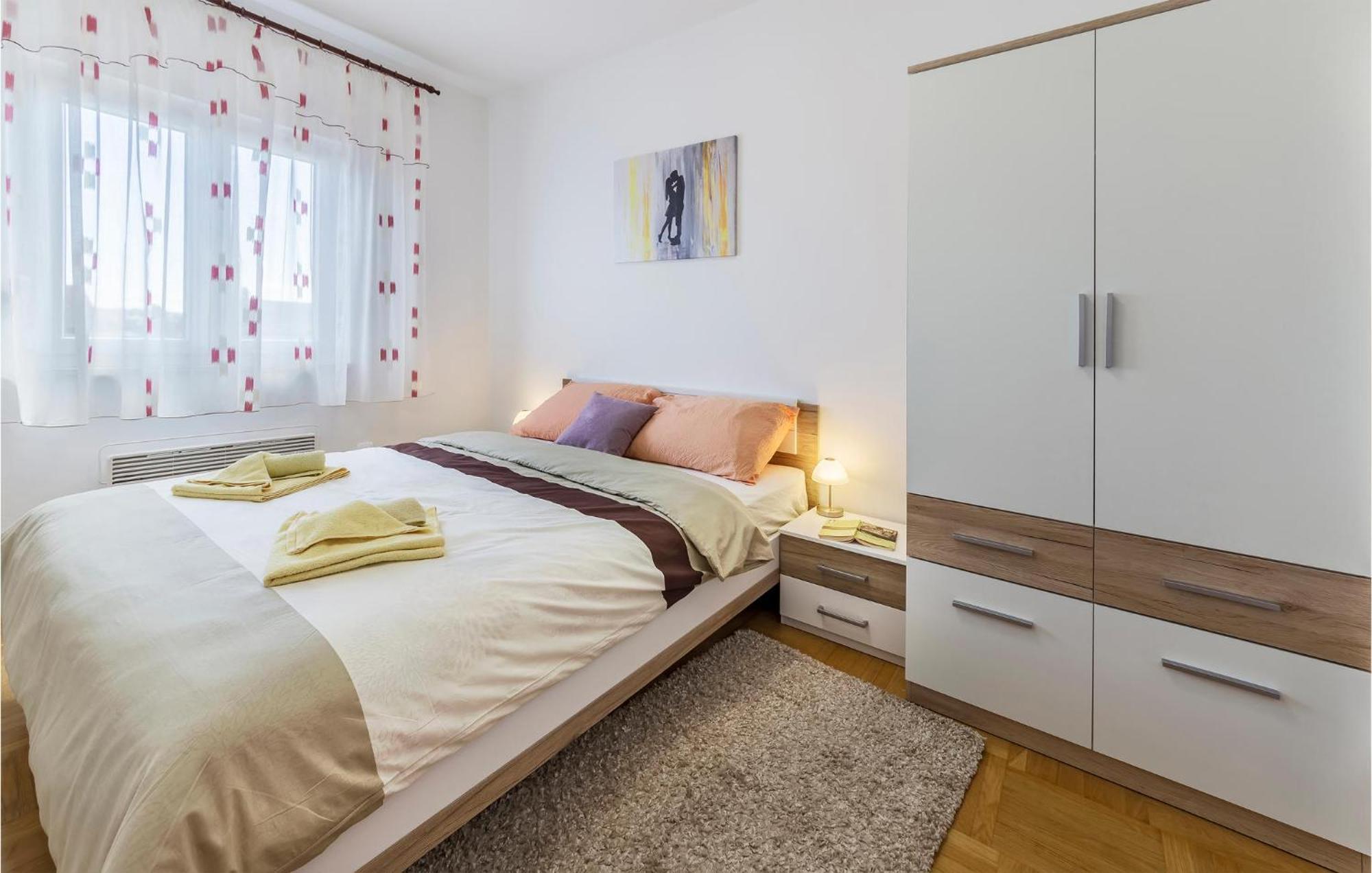 3 Bedroom Awesome In *
