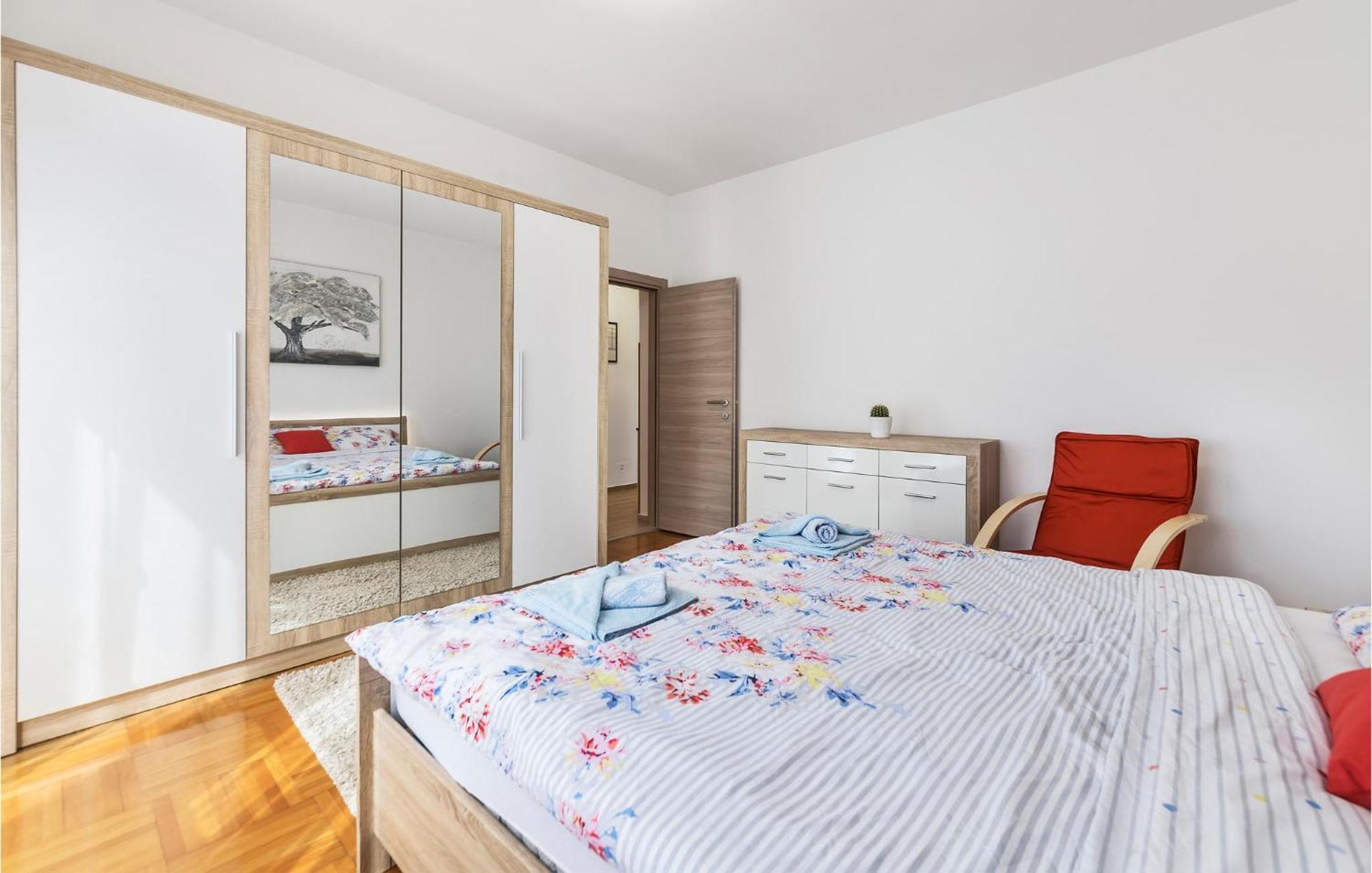 3 Bedroom Awesome In Pula